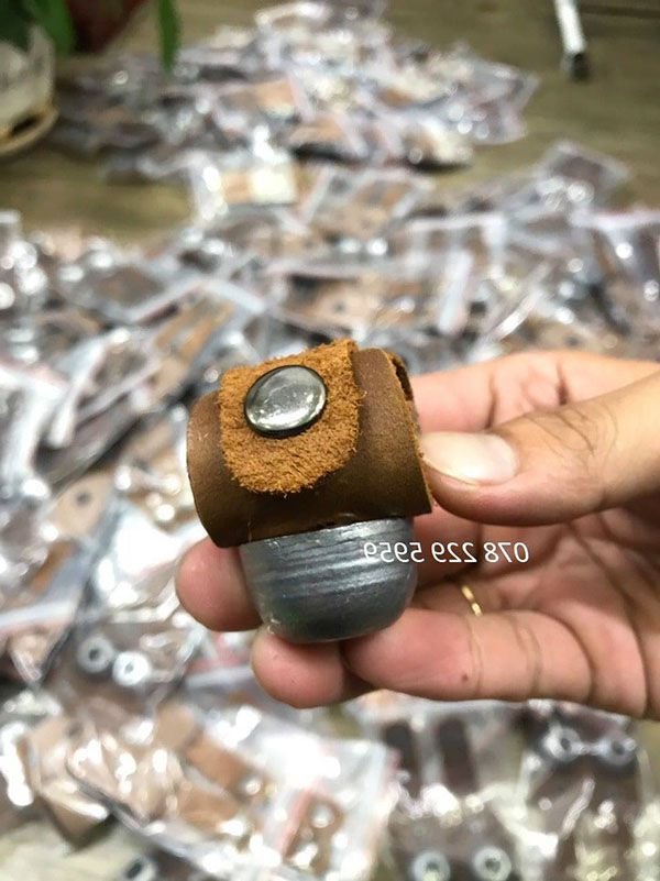 Tạ chân cho gà có nhiều loại khác nhau