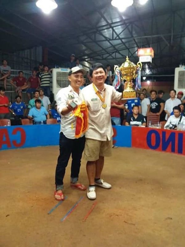 Chú Phúc Bình Dương tay chơi gà chuyên nghiệp hạng nặng tại Thomo casino