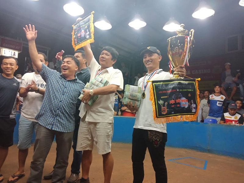 Ảnh chụp chung tại đám cưới con của chú Phúc Bình Dương